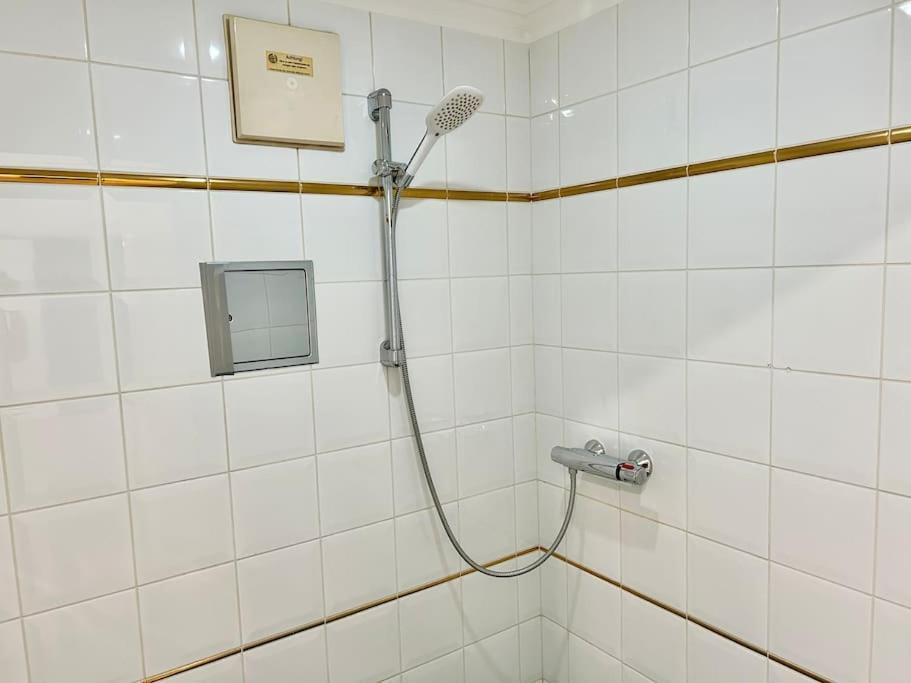 וינה Stylish Schonbrunn Apartments - Free Underground Parking מראה חיצוני תמונה